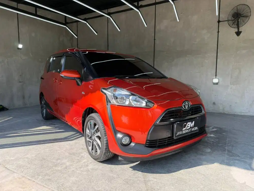 TOYOTA SIENTA 1.5 V AT 2017