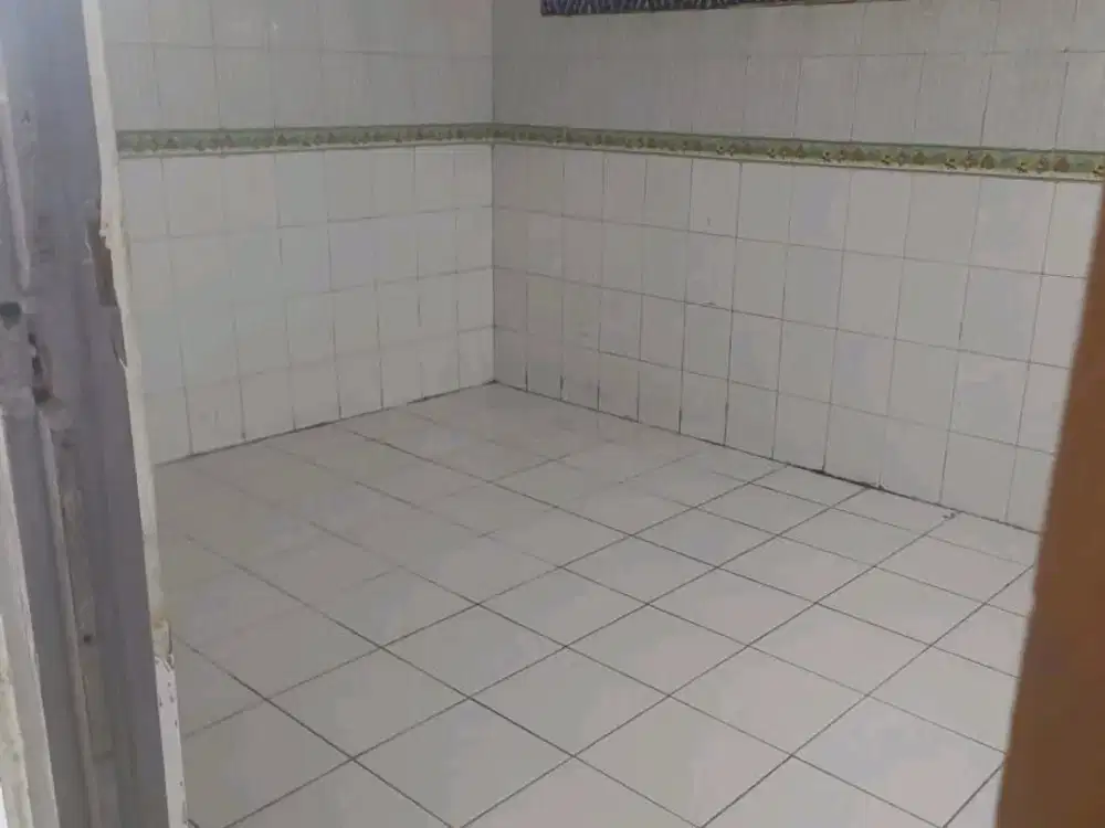 RON.A2909 TURUN HARGA RUMAH PETEMON SURABAYA MURAH LOKASI STRATEGIS