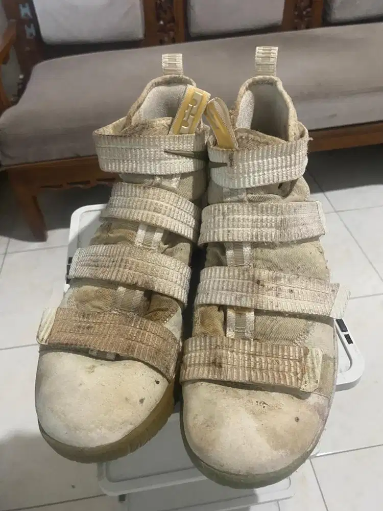 N!ke Lebron Soldier XI Cream
