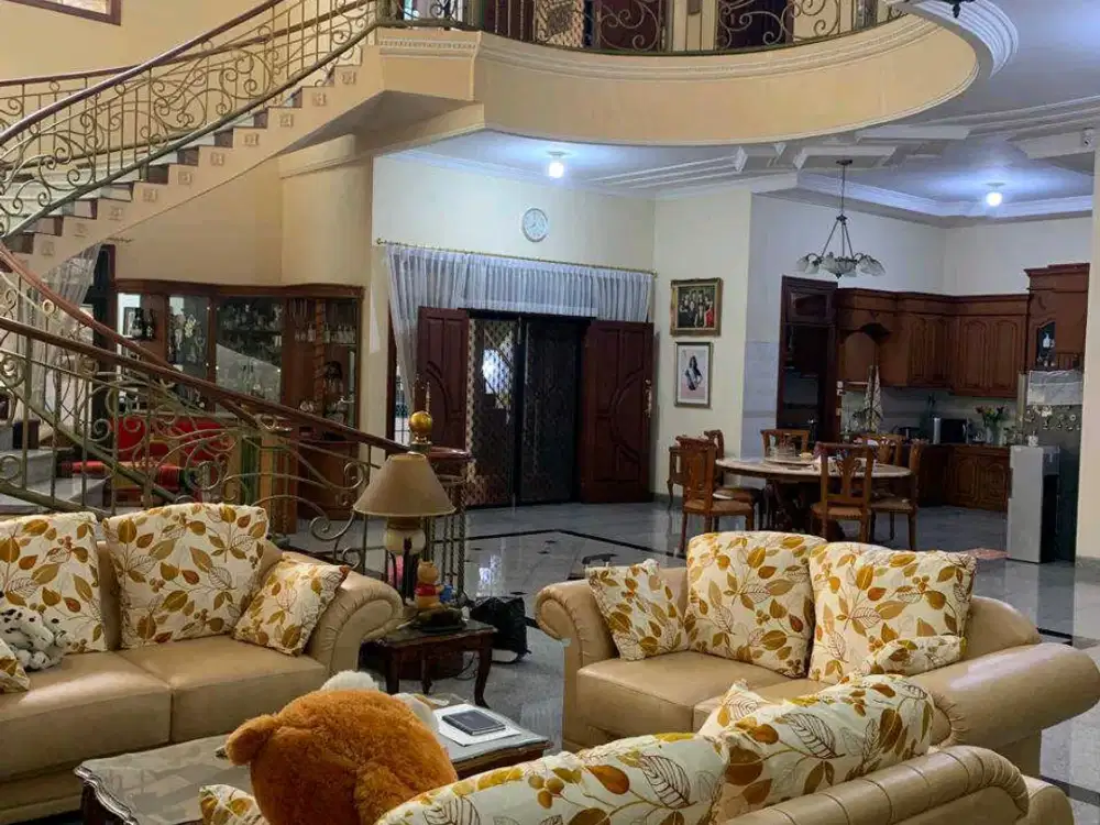 REV.A583 Rumah Mewah Pakuwon City Surabaya Siap Huni Area Nyaman