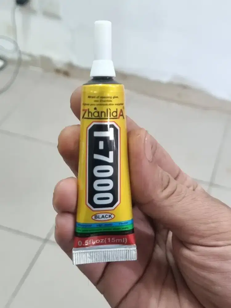 Lem Zhanlida T-7000 isi hitam 15ml