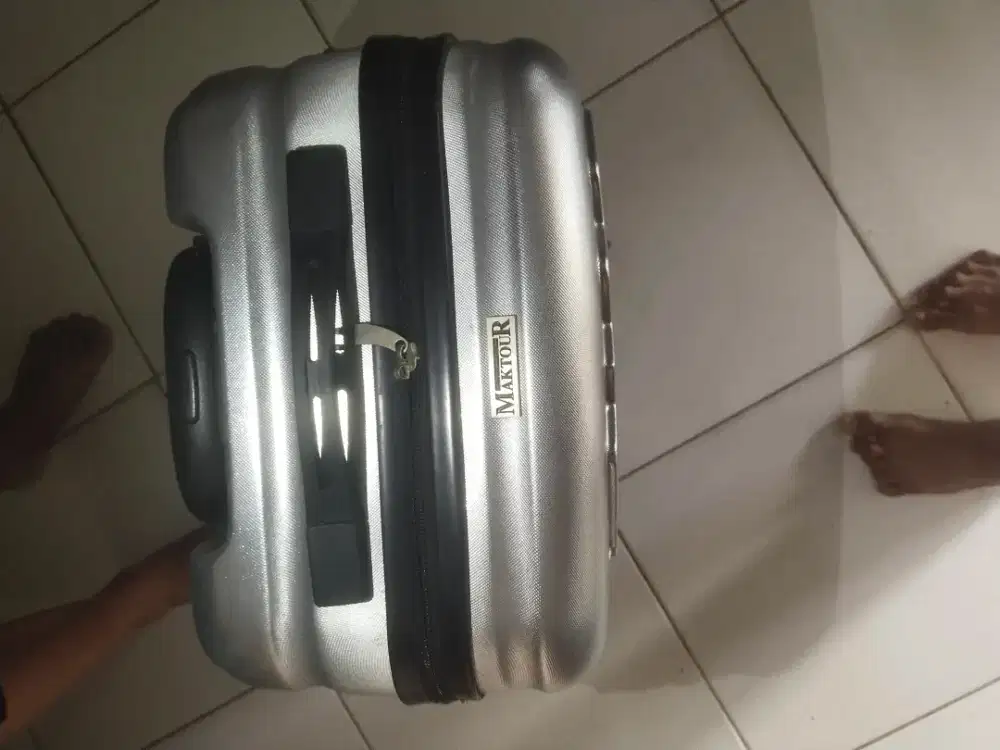 Koper Maktour kondisi masih bagus layak pakai buat liburan