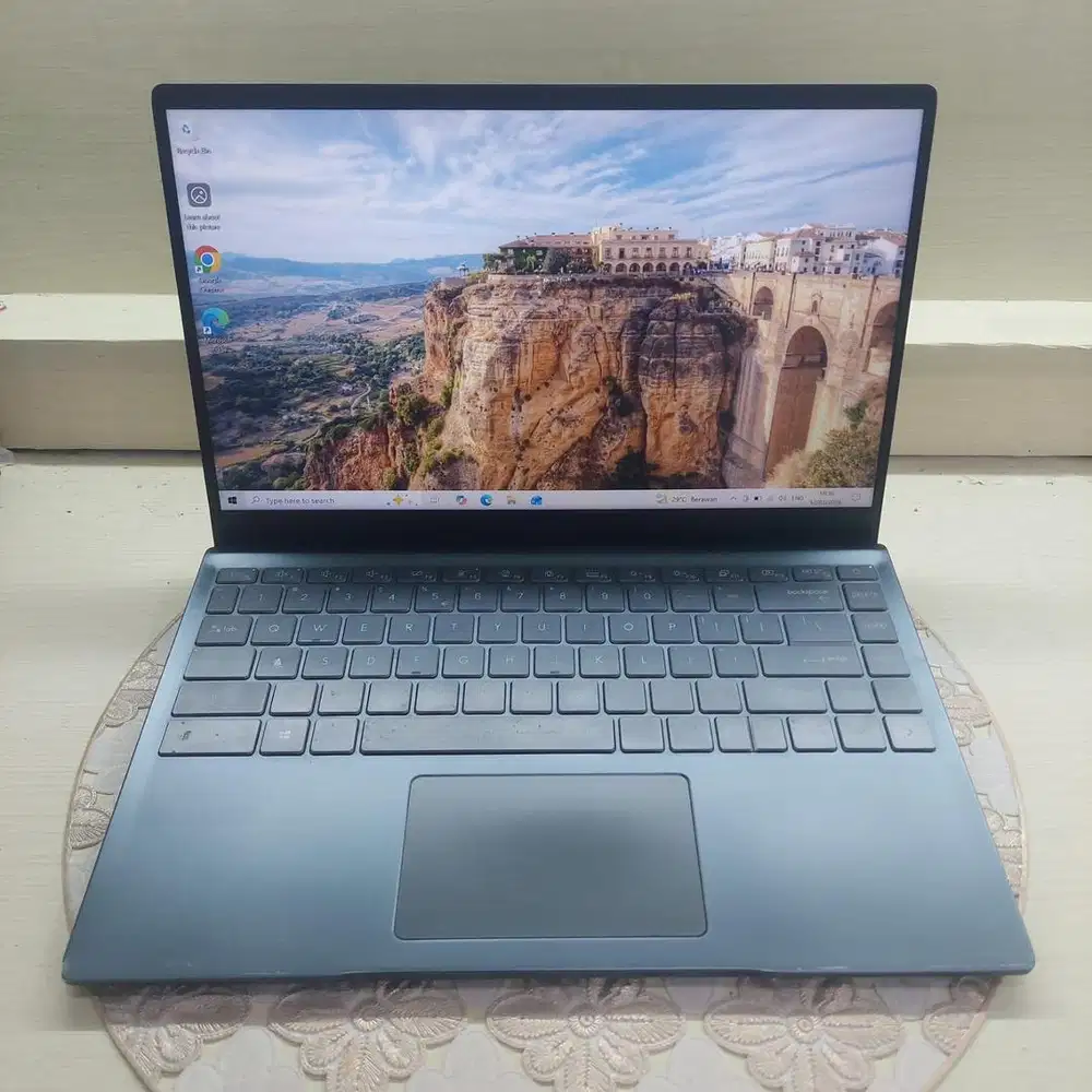 Laptop MSI Ryzen 3 4300U Super Slim 8/512 VGA Radeon