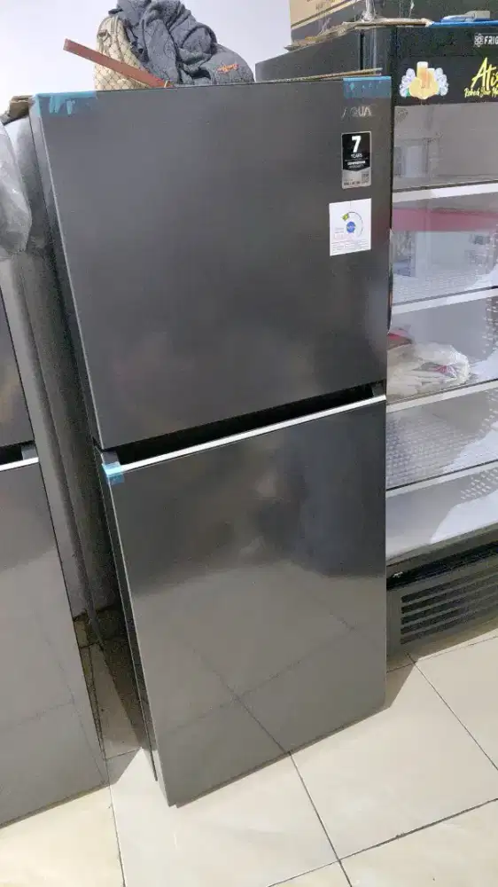 Kulkas aqua 2pintu like.new