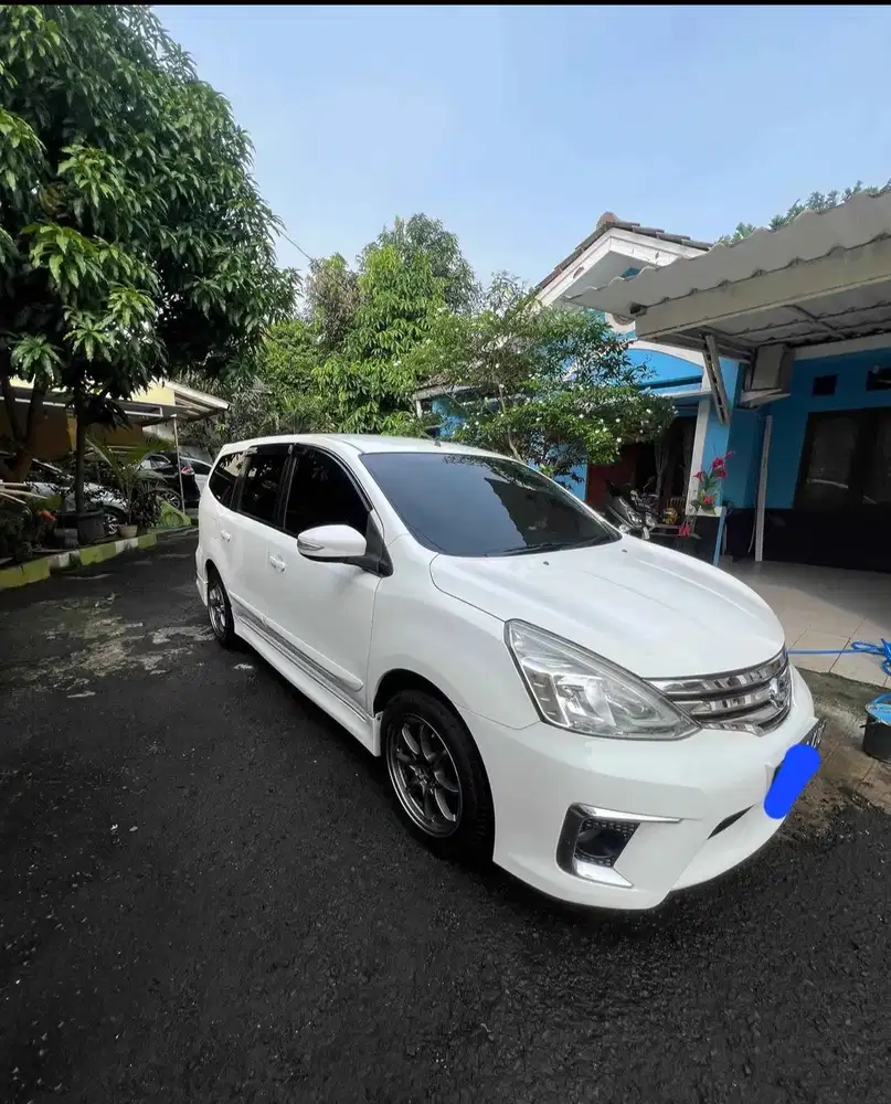 Nissan Grand livina 2015 Bensin