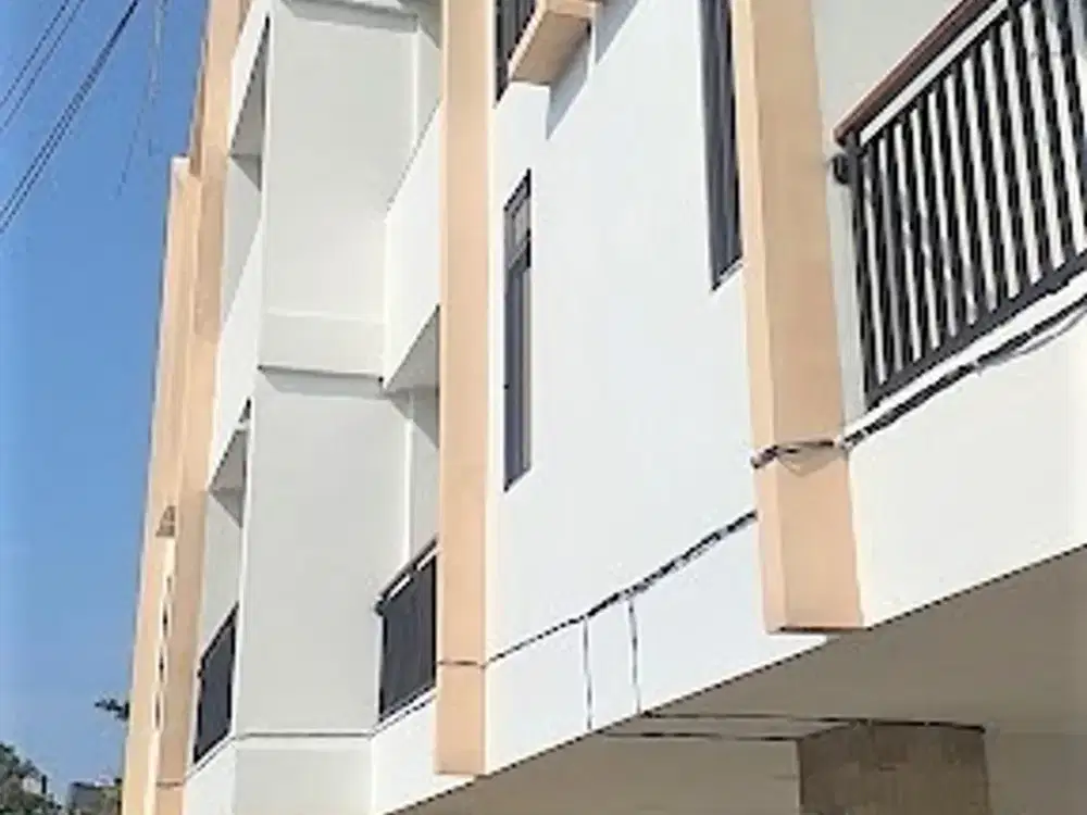 RUMAH MURAH 3 LANTAI DALAM CLUSTER DI TEBET JAKARTA SELATAN