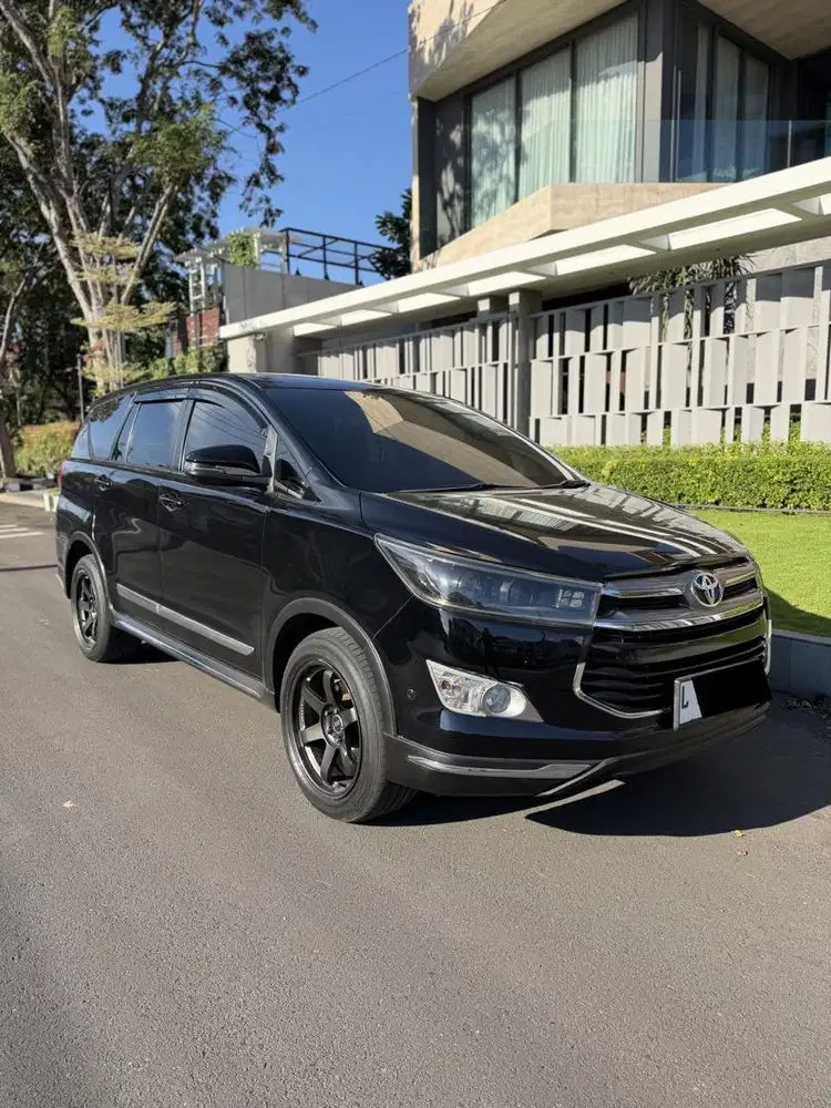 Innova Reborn 2.4 V Diesel Matic 2017