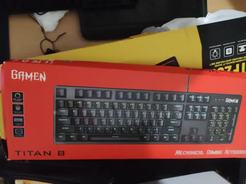 Gamen titan 8  mechanical minus keycaps tidak sama