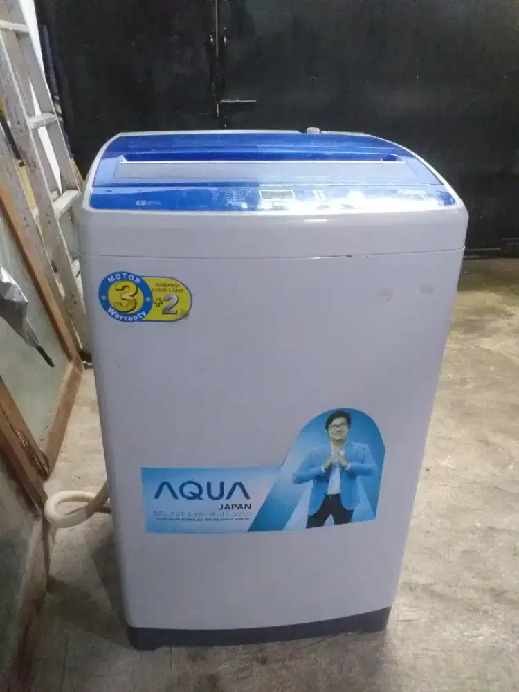 Dijual mesin cuci merk aqua 9kg