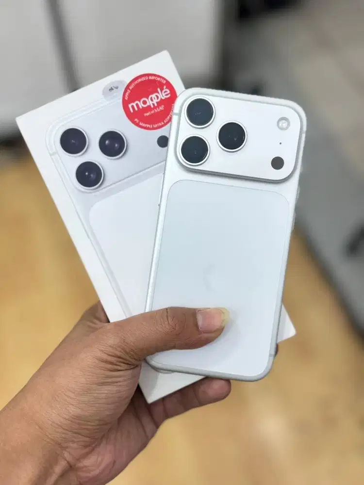 Iphone 17 pro 256Gb Silver RESMI garansi sampai maret 2027 bh 100%