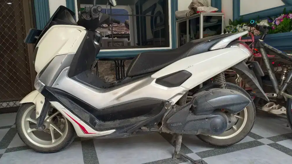 Dijual motor yamaha nmax thn 2016 warna putih