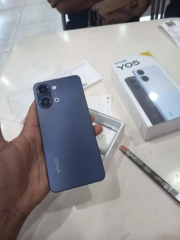 Hp termurah kelas menengah Vivo y05. Ckp ktp aj langsung proses