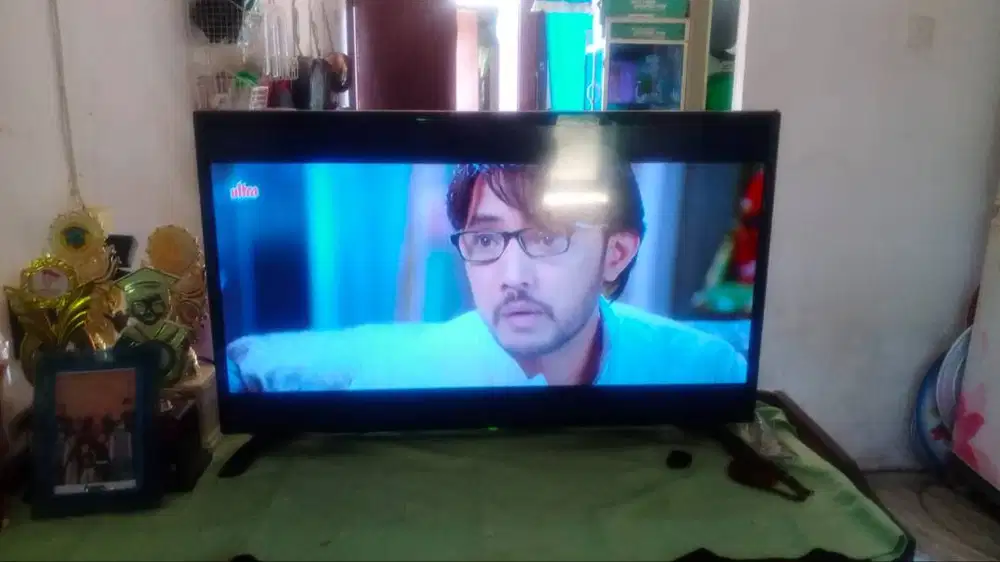 Tv sharp 32 inch kondisi masih bagus