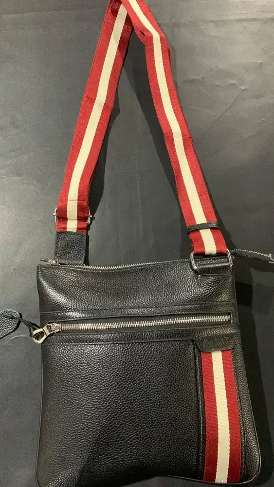 BALLY Sling Bag Kulit Asli Premium | Tas Selempang Pria Elegant & Styl