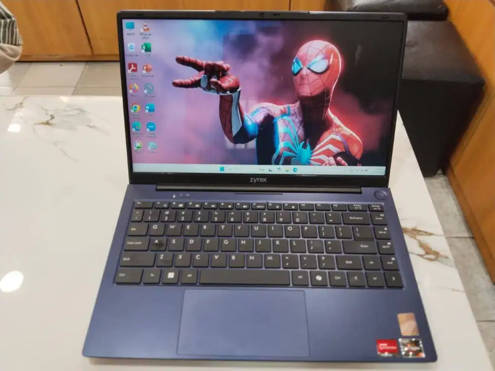 LAPTOP ZYREX D-TECH RYZEN 5-3500U/RAM 16GB/SSD 256GB/14 INCH/LIKE NEW
