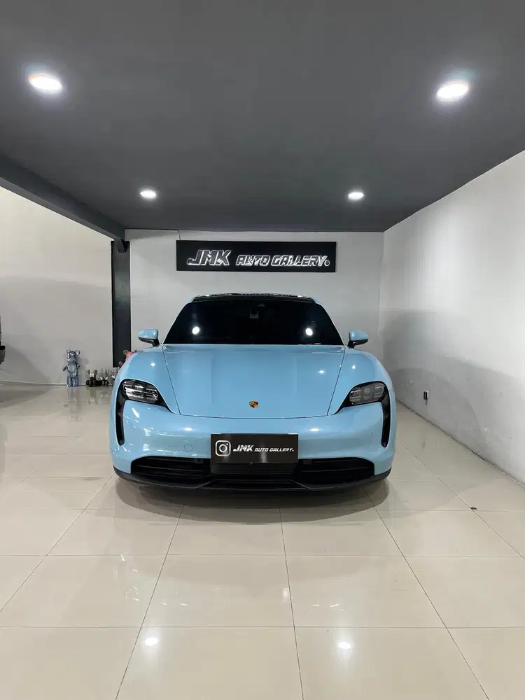 Porsche Taycan ATPM - LIKE NEW