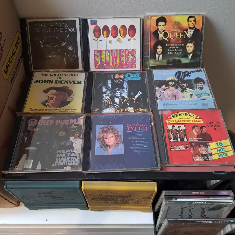 Kompilasi CD lagu 70s, 80s, 90s, 2000s