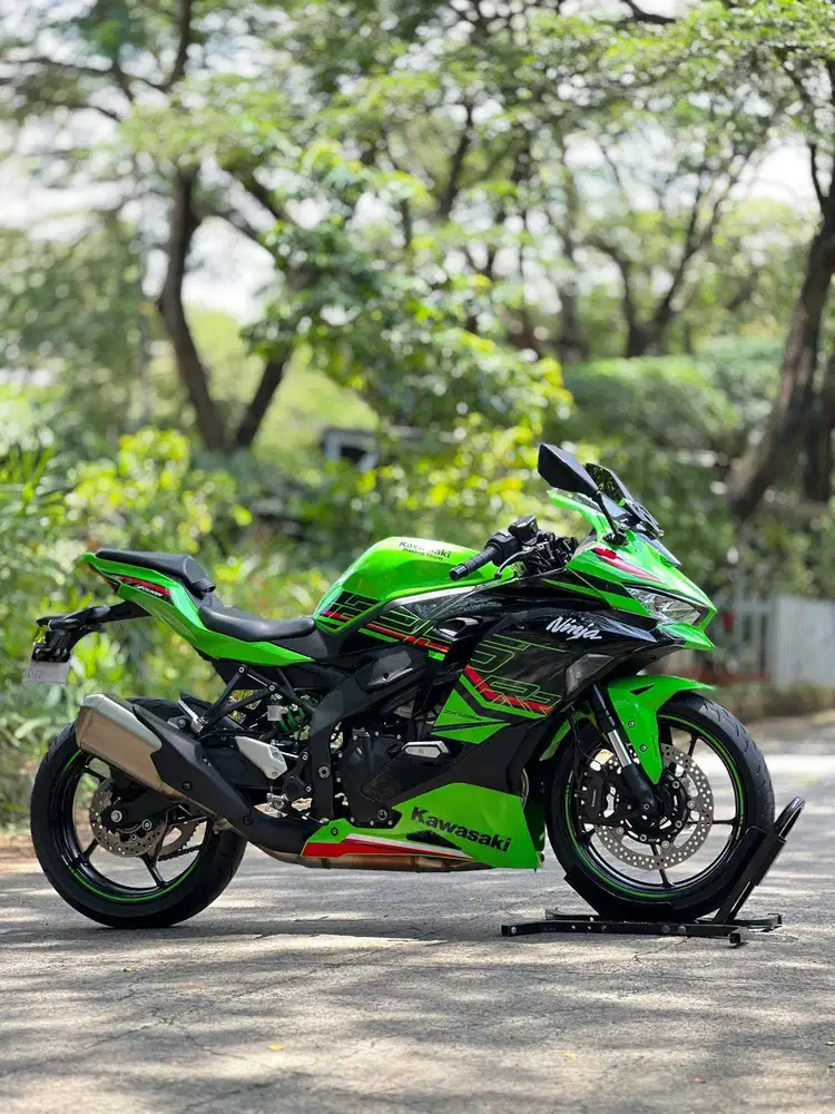 KAWASAKI ZX25RR ABS QS KRT 2024 HIJAU KM 8K PAJAK ON SIAP NGEBUT