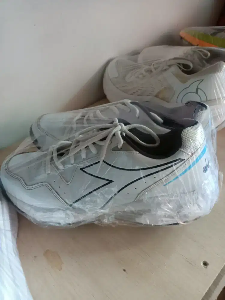 Laundry sepatu murce