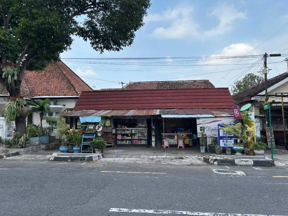 Rumah komersial pinggir jalan besar cocok untuk kantor, toko dan usaha