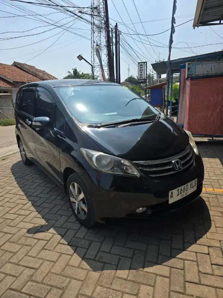 Dijual honda freed psd 2011