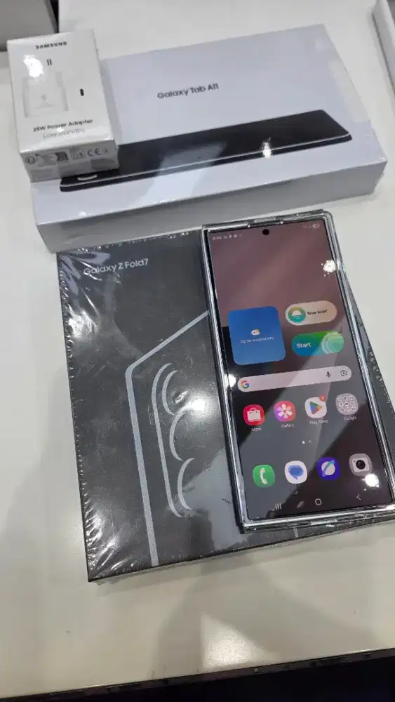SAMSUNG GALAXY Z FOLD7 NEW!! FREE TAB A11 DAN CHARGER ORI