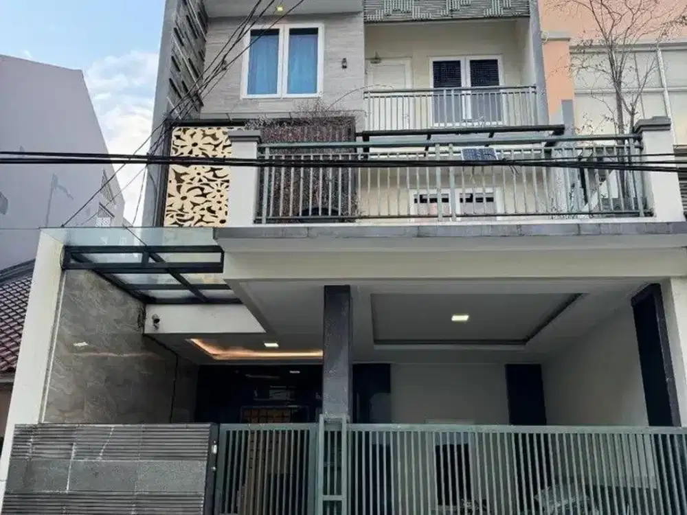 Rumah 3 Lantai Green Garden Bebas Banjir Jakarta Barat