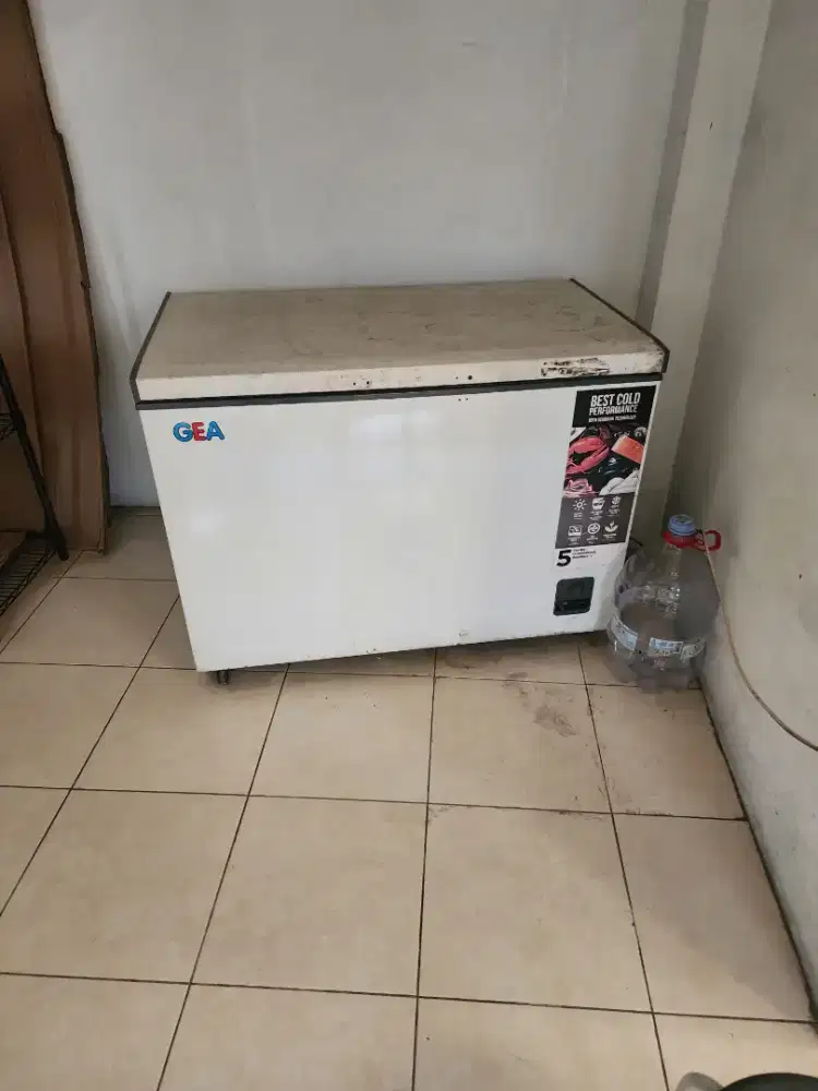 Jual freezer gea 300 liter
