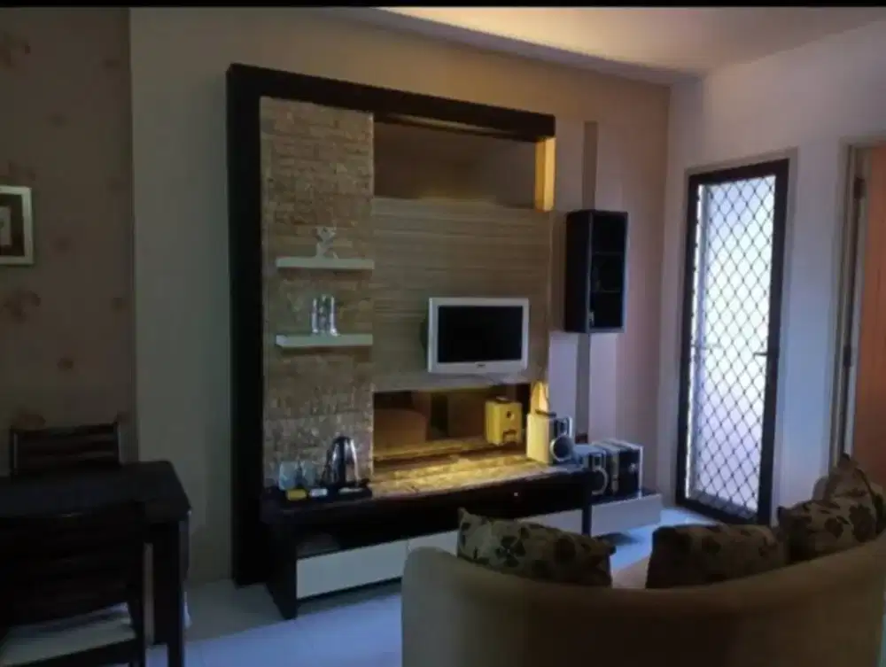 Jual apartemen East coast Topaz 
Pakuwon City