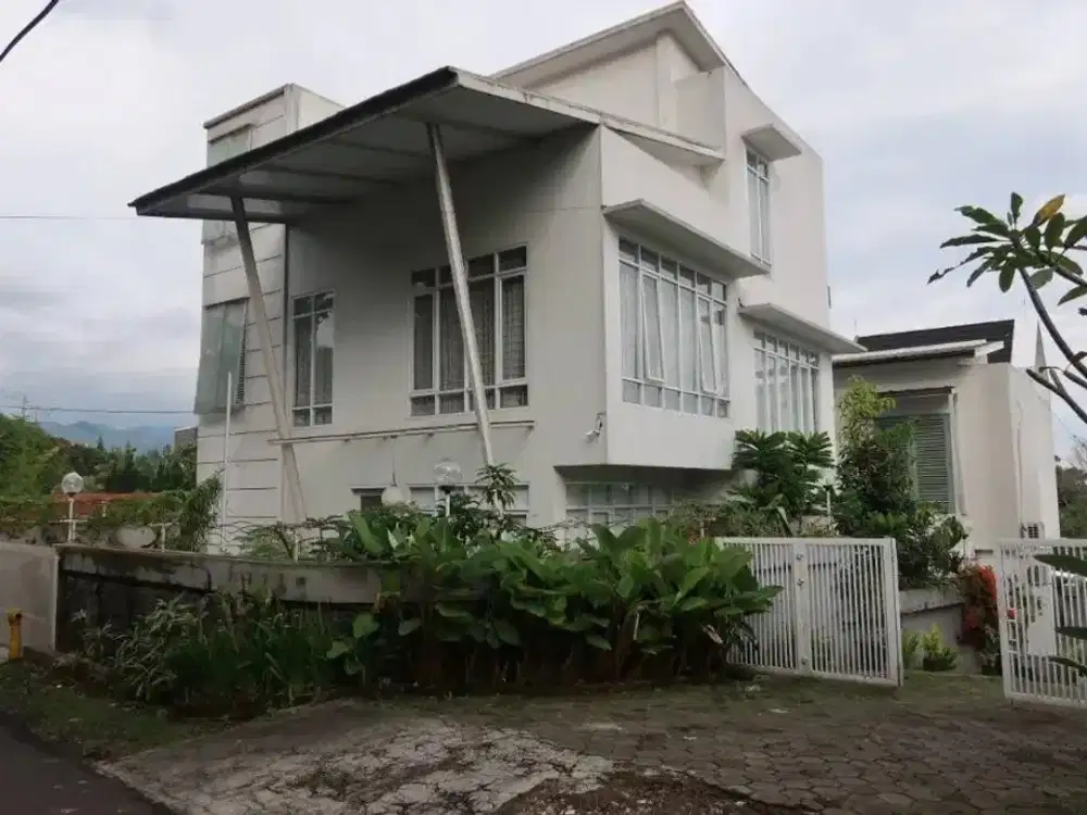 Rumah Villa Di Dago dekat sheraton polman kampus itb Bandung