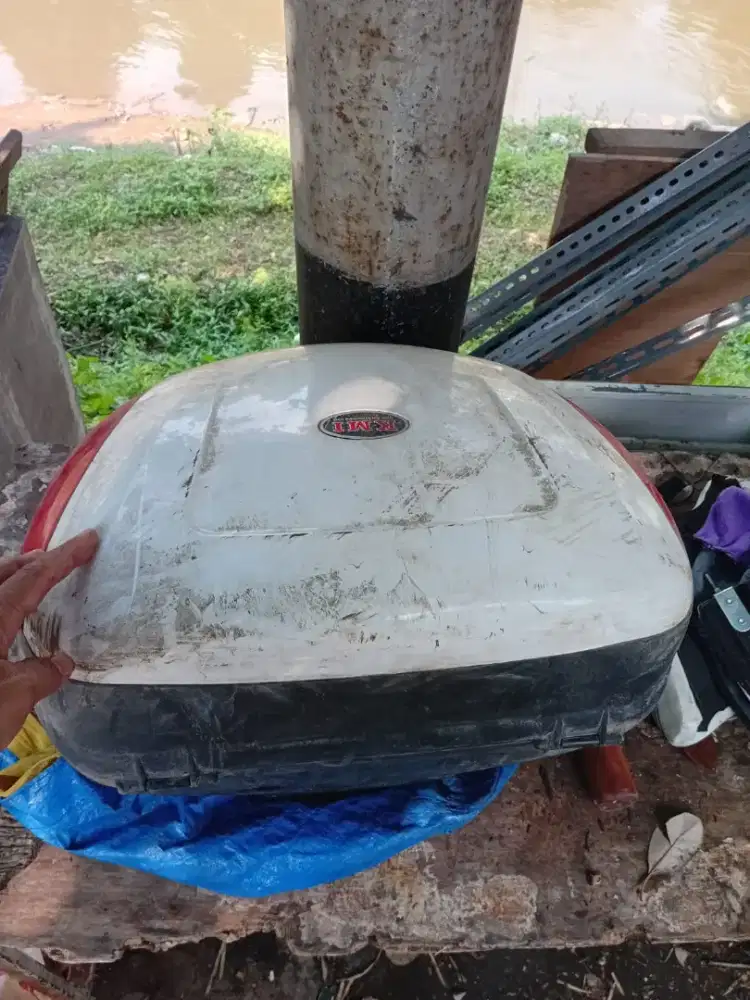 Boks motor kondisi terkunci