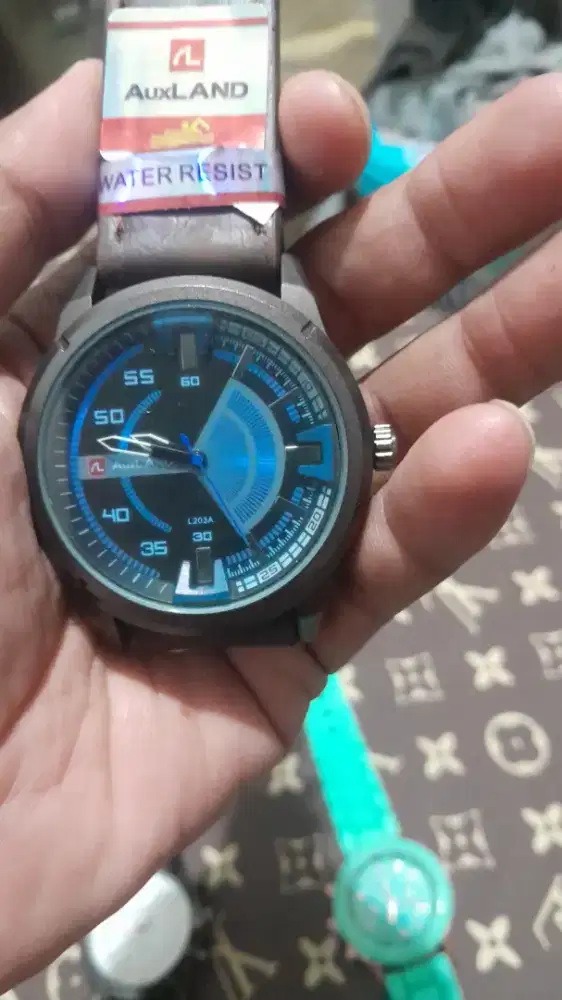 Jam Tangan auxland