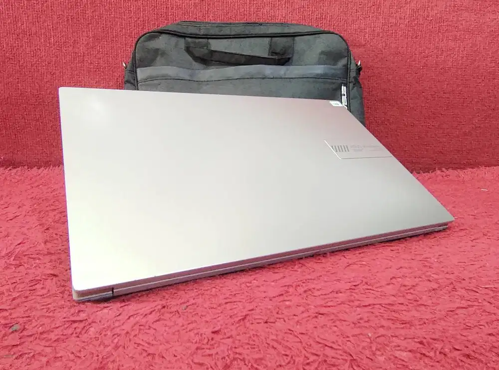 Laptop ASUS VivoBook E1504FA OLED Ryzen 3-7320U RAM 8GB SSD 512GB