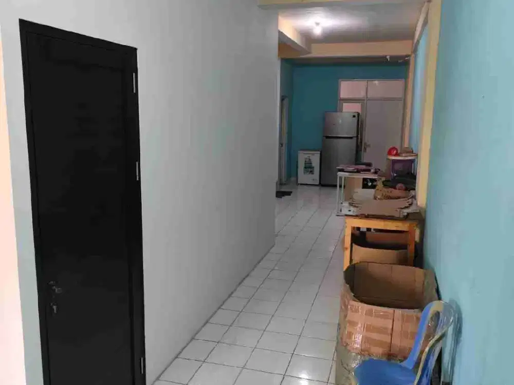 Ruko 2 Lt Di Taman Royal Cipondoh Tangerang