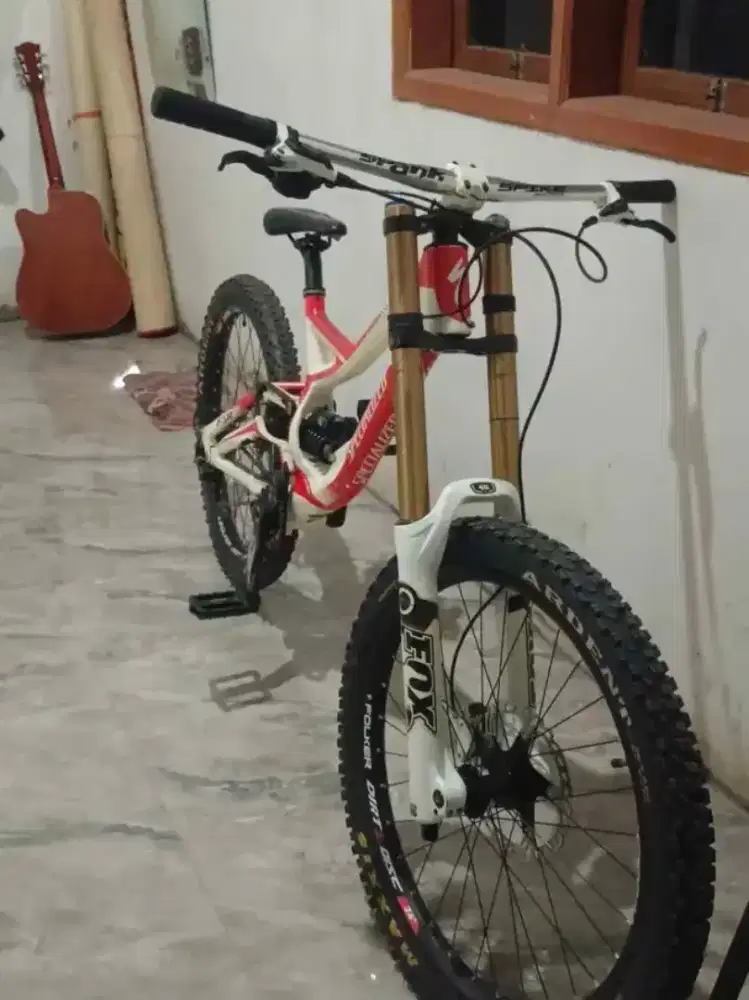 Speda gunung specialized demo uk 26