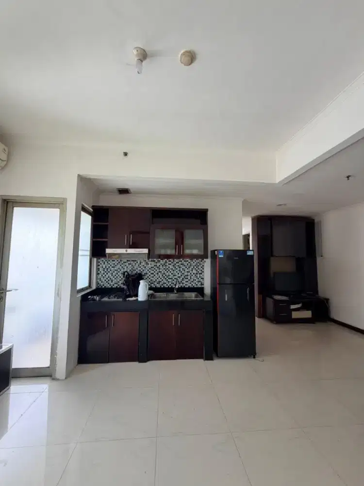 NEGO DISEWAKAN SEMIFURNISH Apartemen Sudirman park 3 kamar