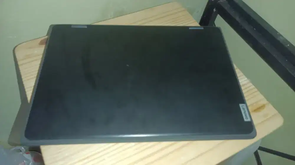 Bekas Qualitas Super-Lenovo ThinkPad Yoga 300e - laptop hybrid 2-in-1