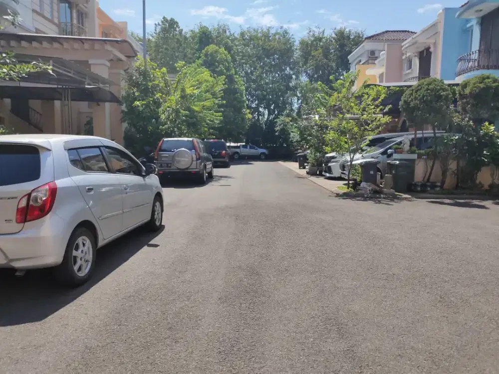 Rumah rapih siap huni di Bukit Gading Mediterania - Kelapa Gading Jakarta Utara