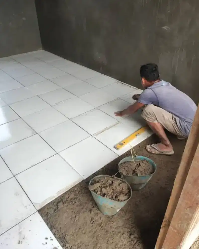 Tukang bangunan cat pasang keramik granit sekat partisi plitur dll