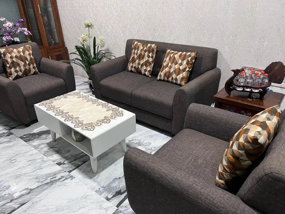 Kursi sofa 2.1.1 + meja
