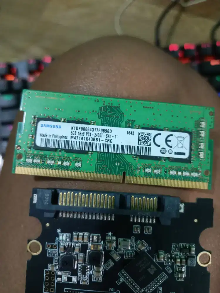 Ssd 240GB dan Ram 8GB DDR4 leptop