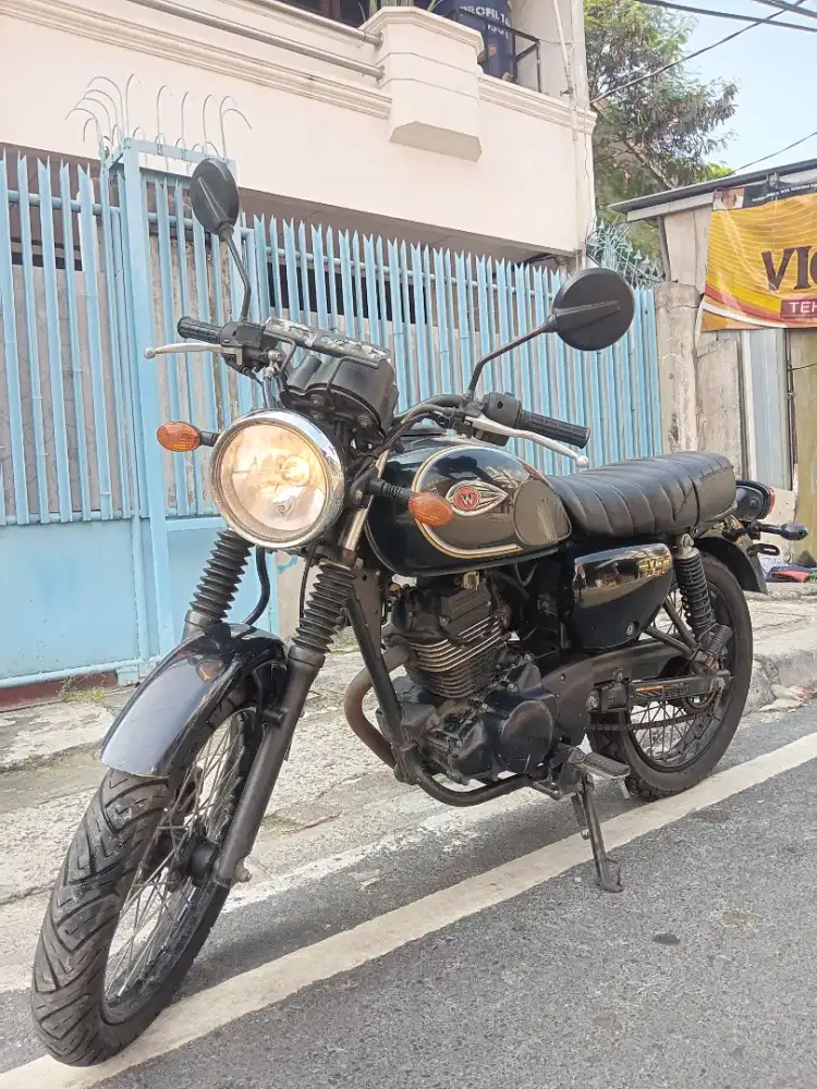 JUAL CEPAT Kawasaki W175 SE Hitam Th 2018 Original