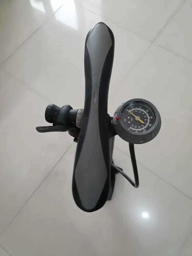 Pompa sepeda merida