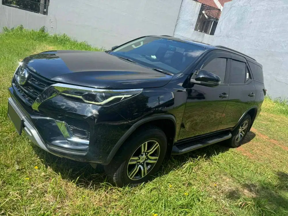 2022 Fortuner Diesel 2.4L G AT 4x2 Facelift Matic Hitam Black SUV