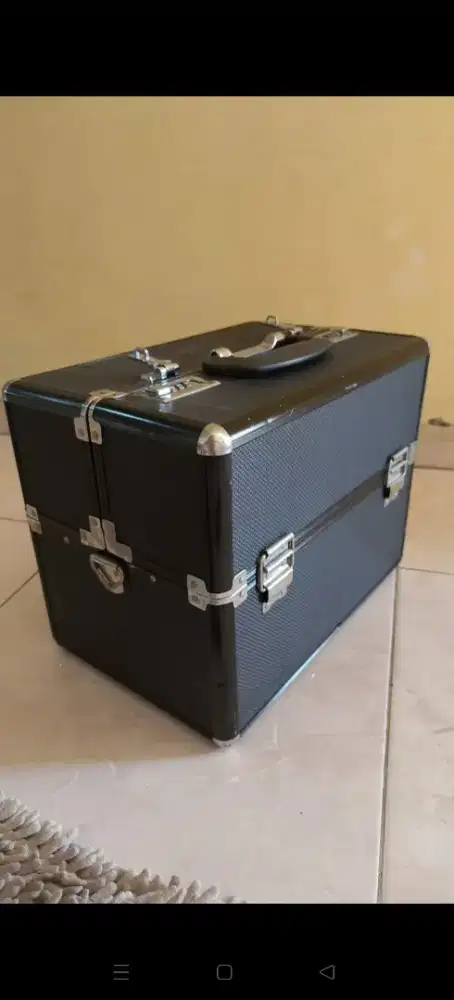Box make up besar