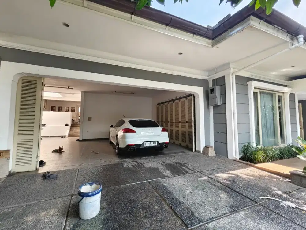 Rumah tipe bali ada kolam renang cipete siap pakai