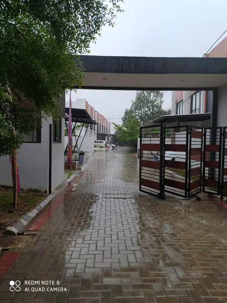 Disewakan Rumah 2 Lantai Bisa Nego