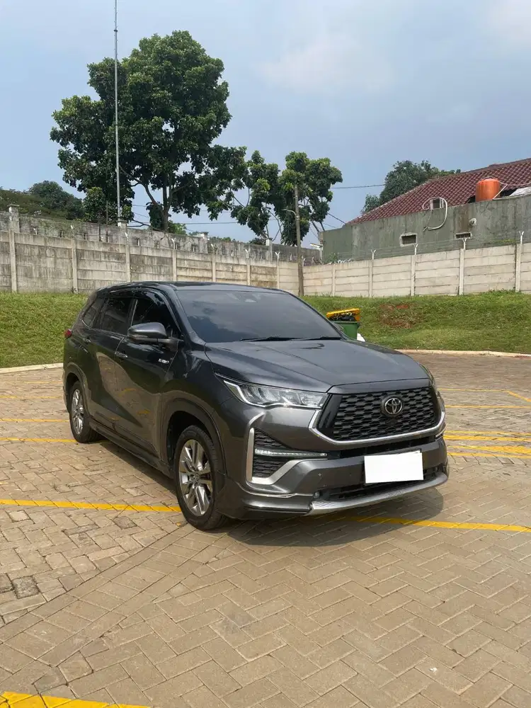 Zenix Q Hybrid Modellista 2023 Grey Low KM - Full Peredam & Ban Baru