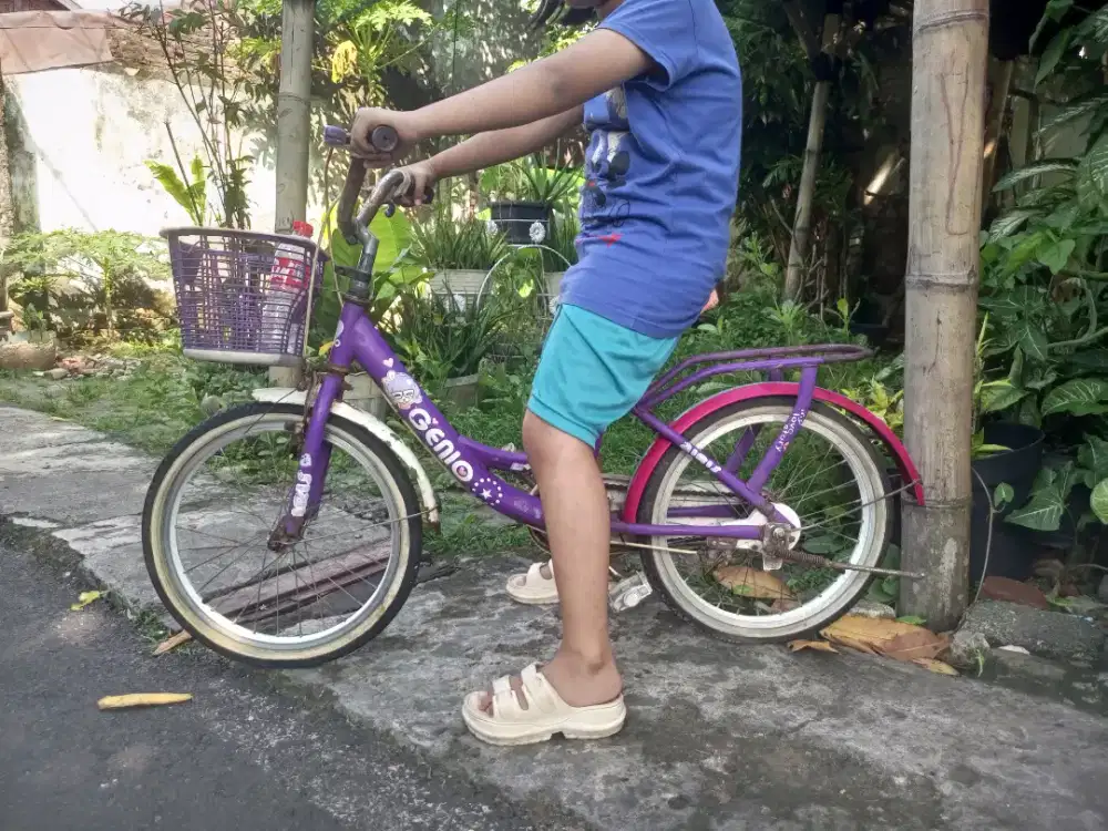 Speda anak perempuan ukuran 18 Masi cakep