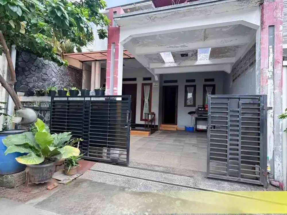 DIJUAL BU RUMAH TERAWAT DI KOMPLEK BILLIMOON JAKARYA TIMUR